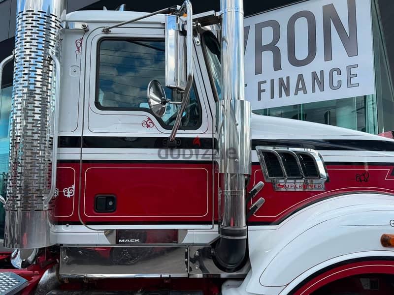 2018 MACK SUPERLINER DAY CAB 2