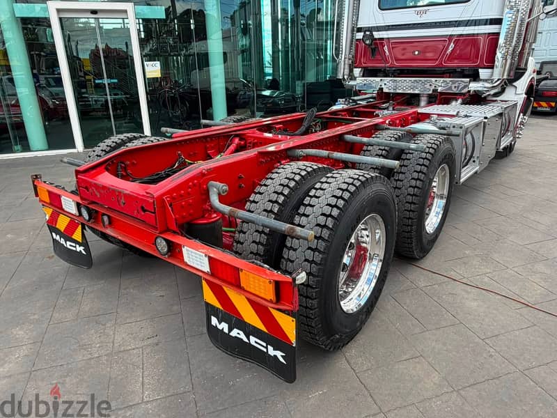 2018 MACK SUPERLINER DAY CAB 4