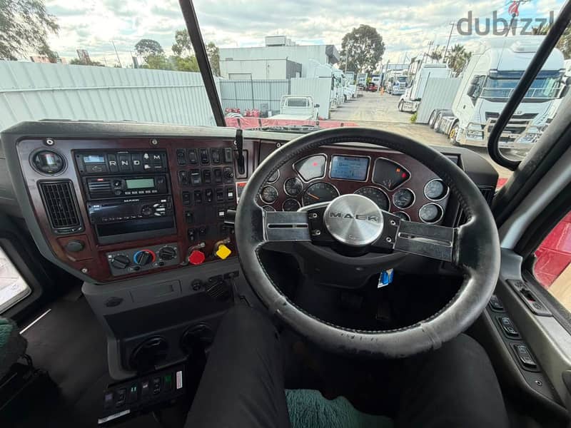 2018 MACK SUPERLINER DAY CAB 5