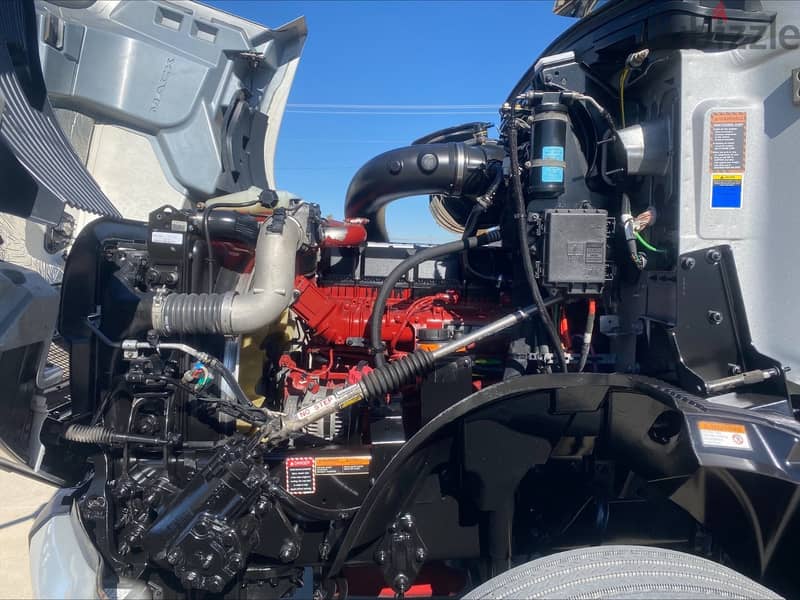 2024 Mack MD6 Box Truck 6