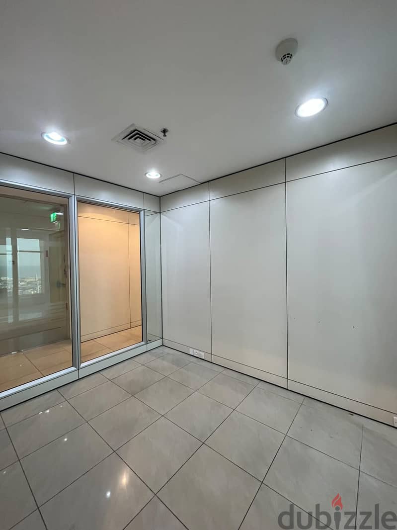 Full Commercial Floor with Sea View for Rent in Qibla 6