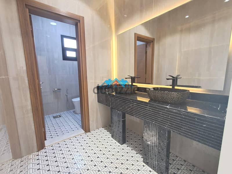 Luxury 4 Bedroom Duplex with Private Yard & Entrance in Zahra 5