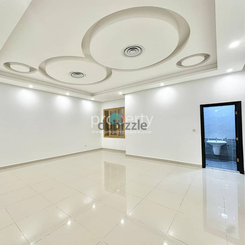 5 bedroom basement floor for rent in Siddeeq 8