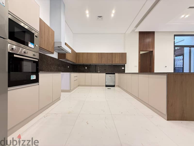 Abu Al Hasania – Fantastic, Contemporary, Five Master Bedroom Villa 3