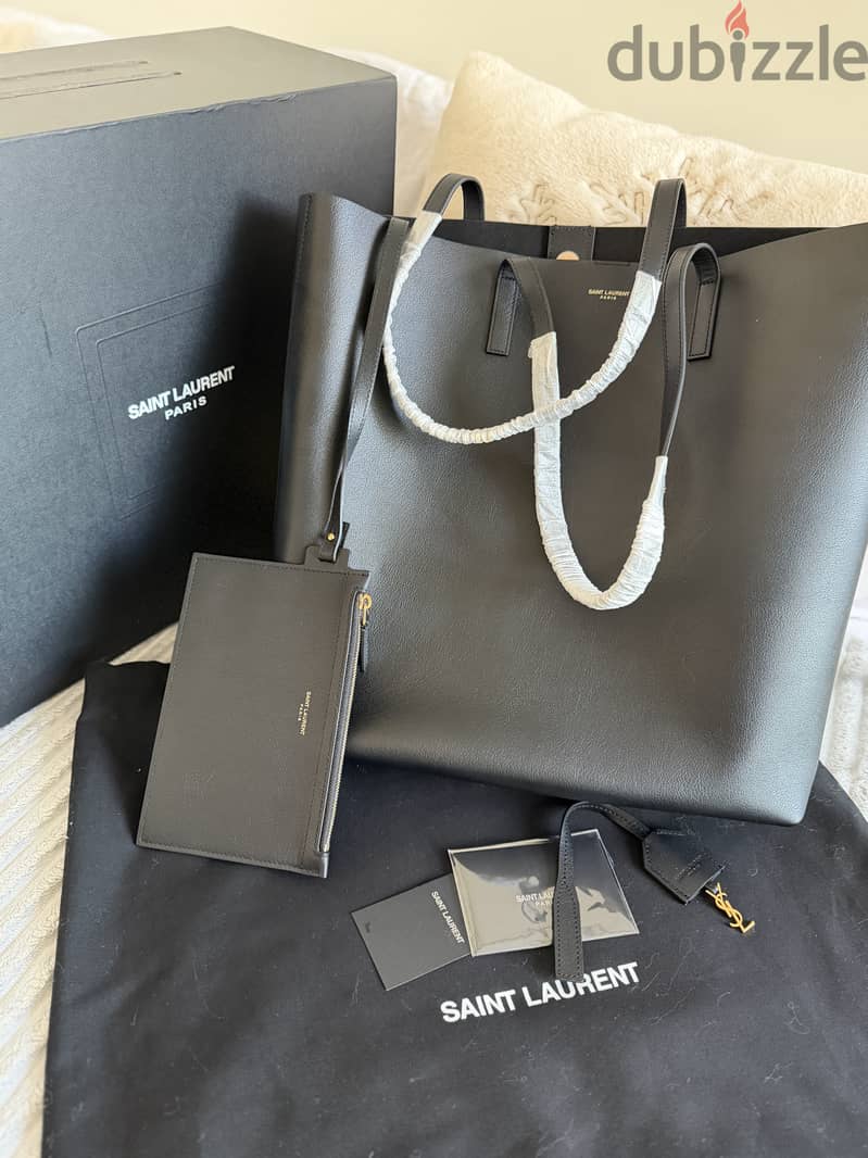 SAINT LAURENT Shopping Leather Tote – Black 1