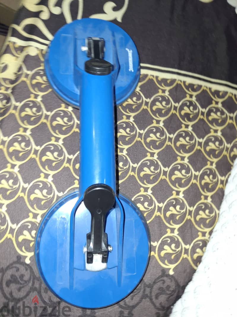 Silverline Heavy-Duty Double Suction Pad Lifter (70kg Capacity) – new 3