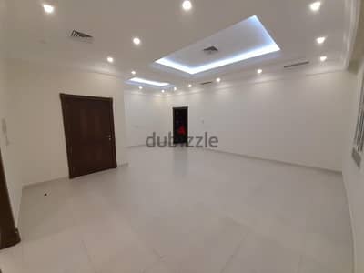 Sabah Al-Ahmad = 3 Bedrooms Spacious Super Deluxe Apartment