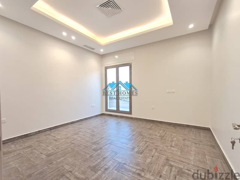 Modern 5 Bedrooms Floor Apartment with 2 Private Entrances in Shaab 12