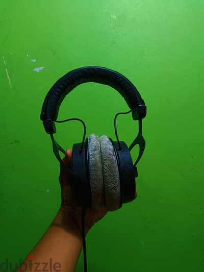 Beyerdynamic DT 990 Pro Studio Monitor Headphones