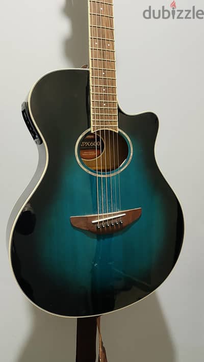 Yamaha APX 600
