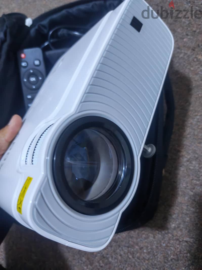 projector ABOX smart android 1080p video 4K looks like new yes box 16