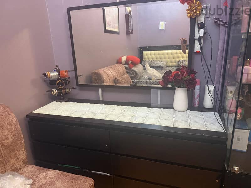 bedroom set with dining table and Center Table for sale 4