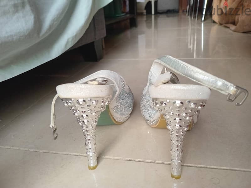 Pre-owned ladies shoes size 37 - excellent condition 1