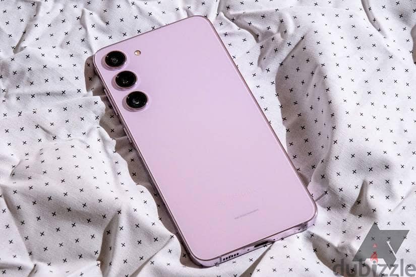 Samsung S23, 8/256 with box. neet and clean . ladies use few days. 2