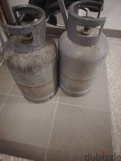 Used Gas Cylinders (Set of 2)