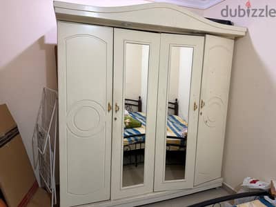 Wardrobe/cupboard
