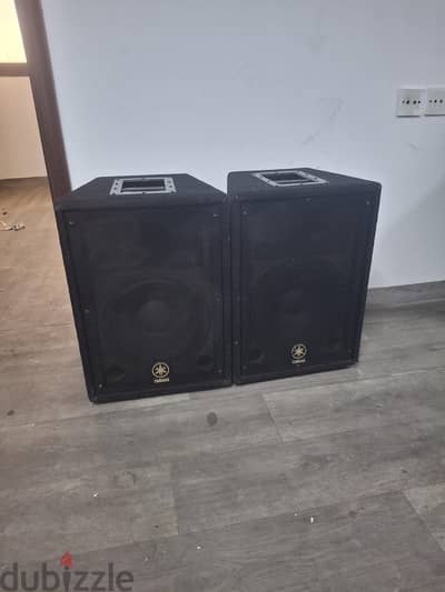 yamaha 12 inch passive speaker. 600 watts
