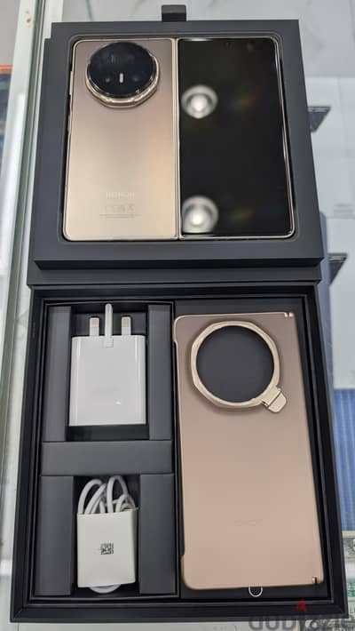 Honor Magic V5