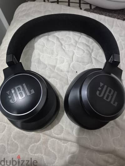 JBL live 770 Noise cancelling headphone available very good working