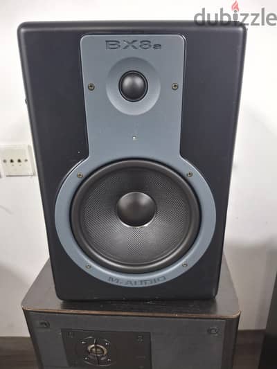 m audio 8 inch studio pawerd speaker. have only 1 piece