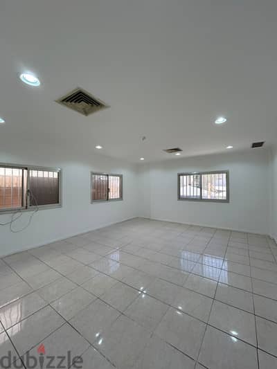 Ground-floor apartment with a private entrance for rent in Salwa.