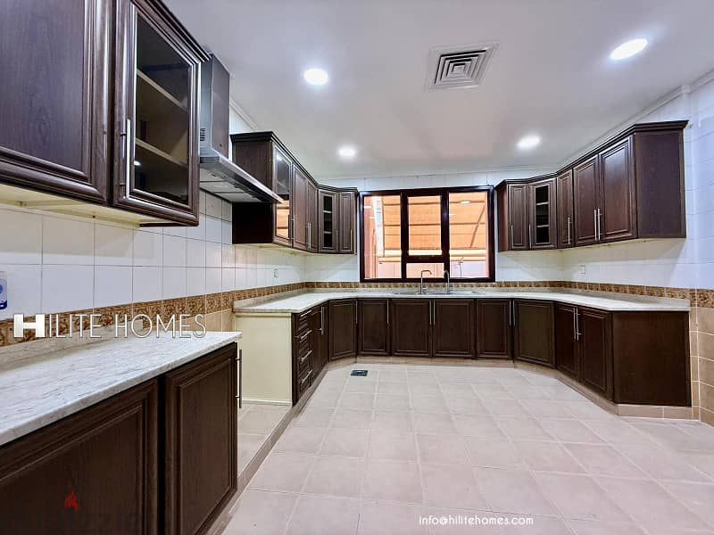 Triplex Villa for rent in Rumaithya 4