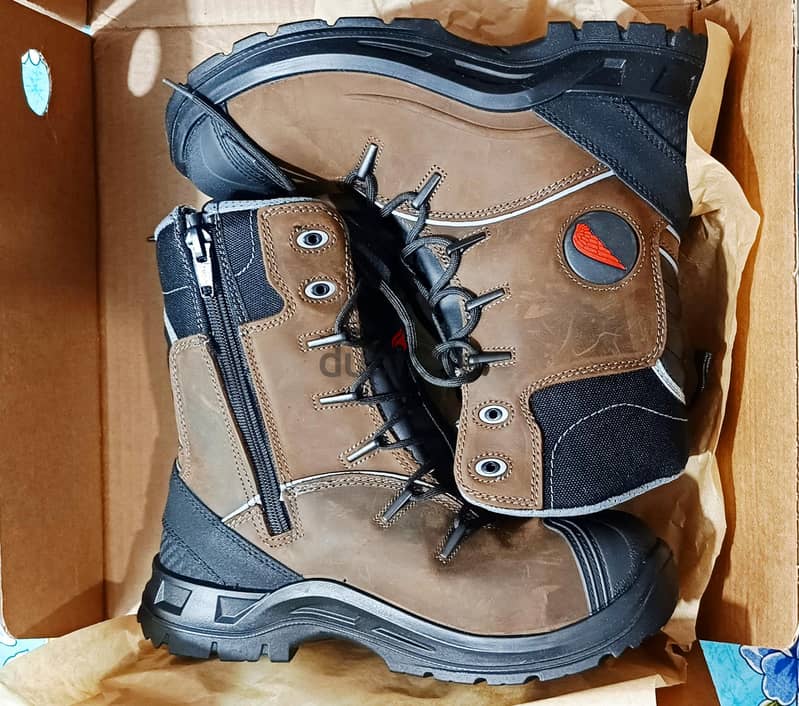 Redwing safety boots size 42 1