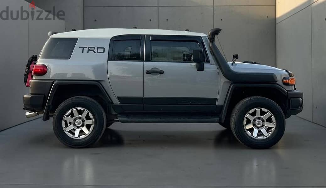 Toyota FJ Cruiser 2021 3