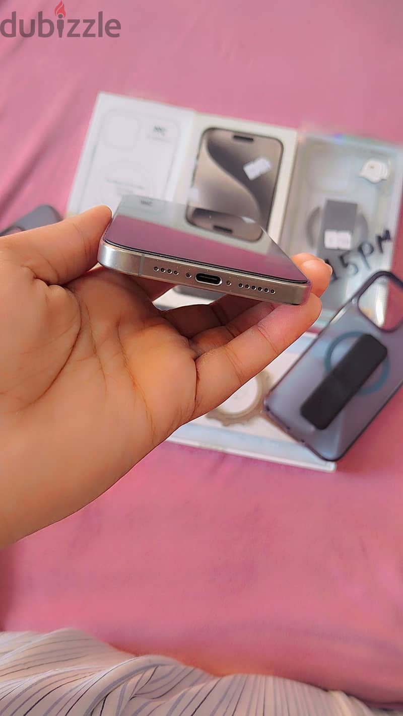 Apple - iPhone 15 Pro Max 4