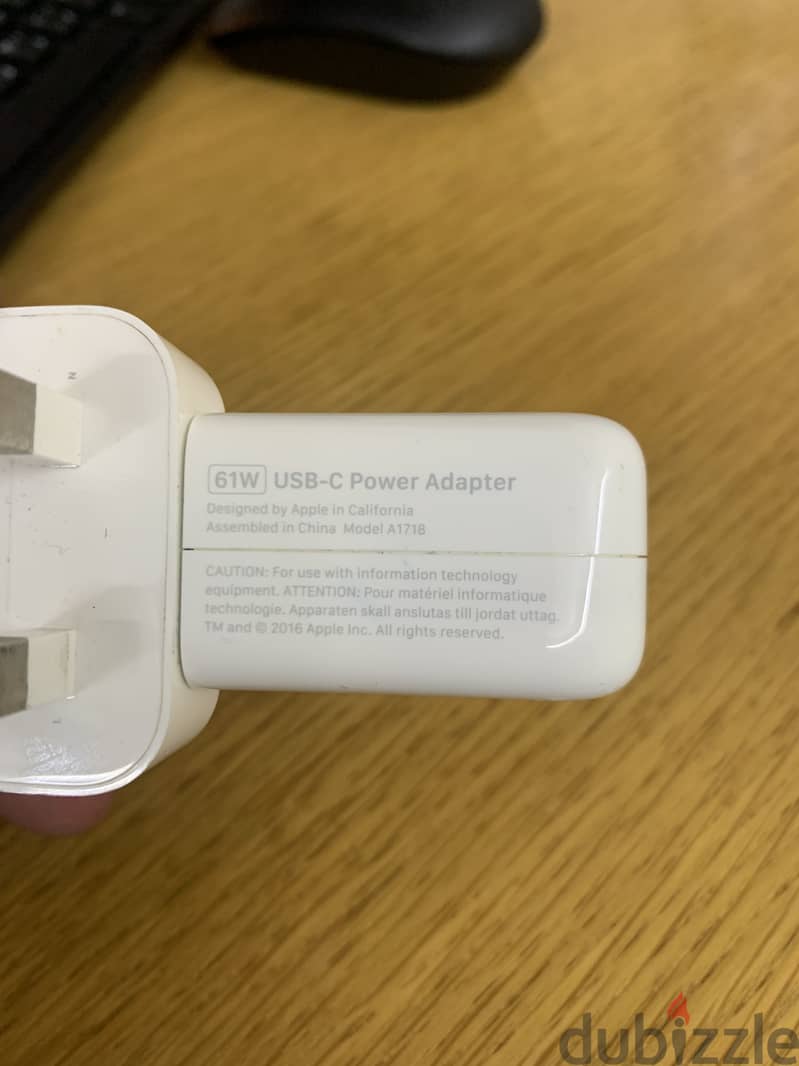 61W USB-C Power Adapter 1