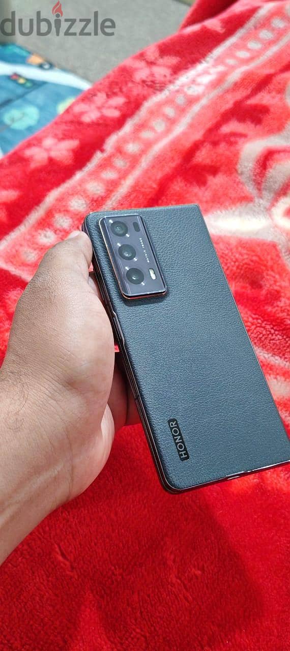 Honor Magic V2 2