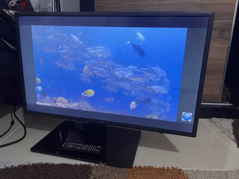 Samsung led 32 inch with remote control and stand 1