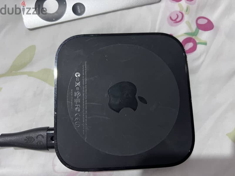 Apple device with original remote perfect condition 3
