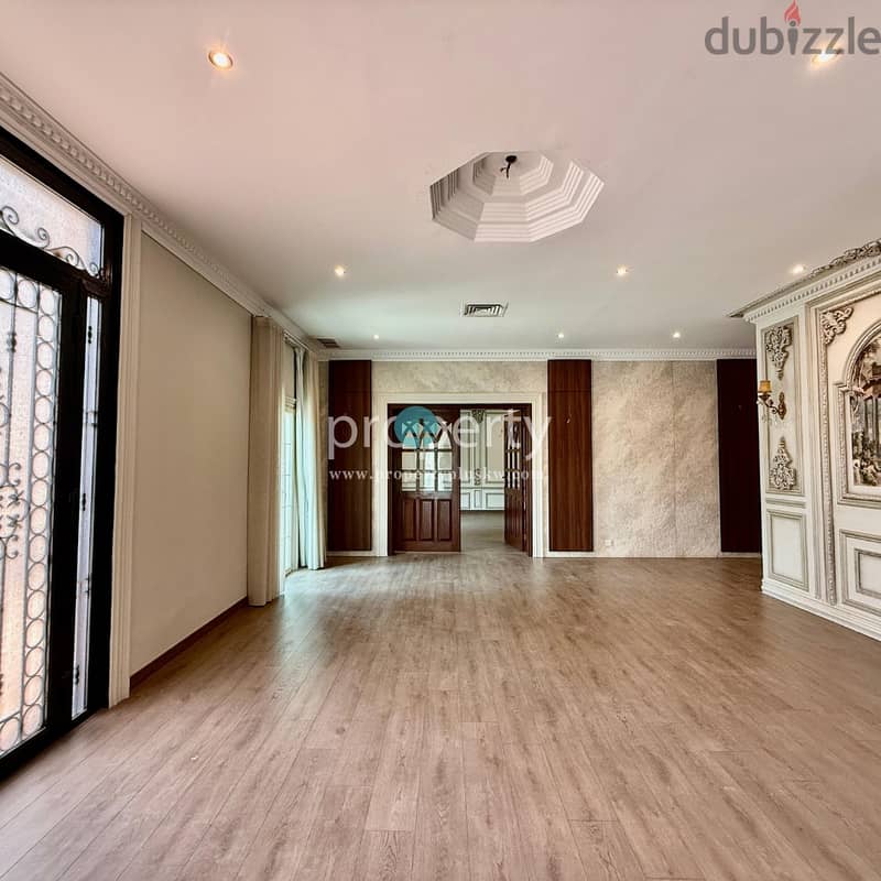 SPACIOUS SEVEN BEDROOM VILLA AVAILABLE IN ADAN 11