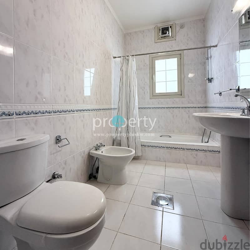 SPACIOUS SEVEN BEDROOM VILLA AVAILABLE IN ADAN 15