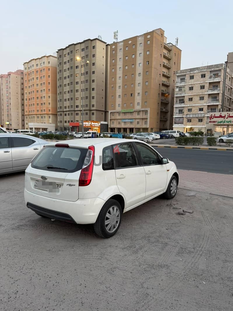 Ford Figo 2011, in good condition, one year passing 350 kd last 1