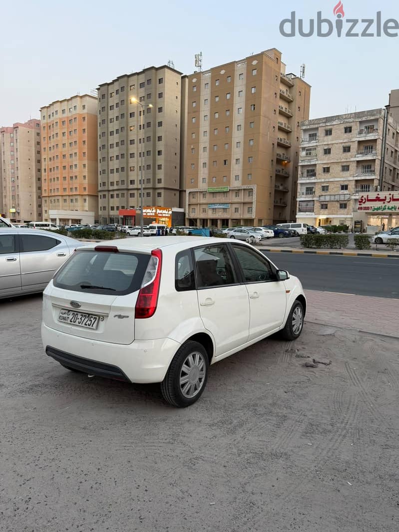 Ford Figo 2011, in good condition, one year passing 350 kd last 4