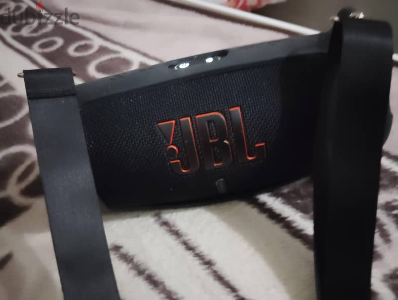 JBL charge 5 4