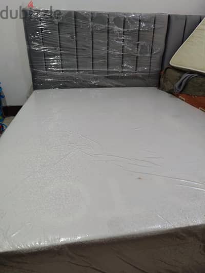 Brand new 150 * 190 Bed with Mattress