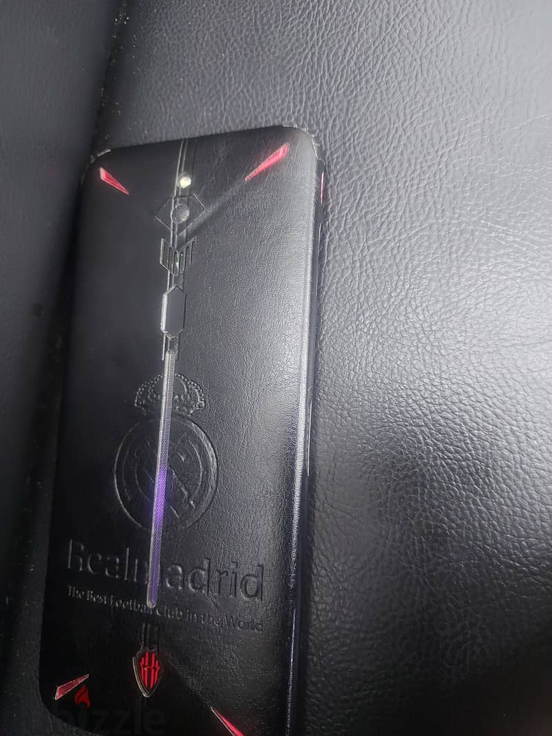ROG  3  phone  8 128gb 3