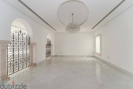 Qortuba – lovely, stylish 6 bedroom villa w/garden