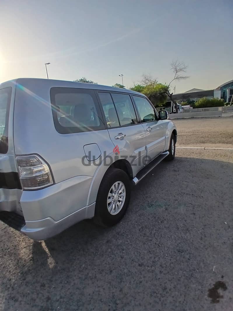 Mitsubishi Pajero 2015 4