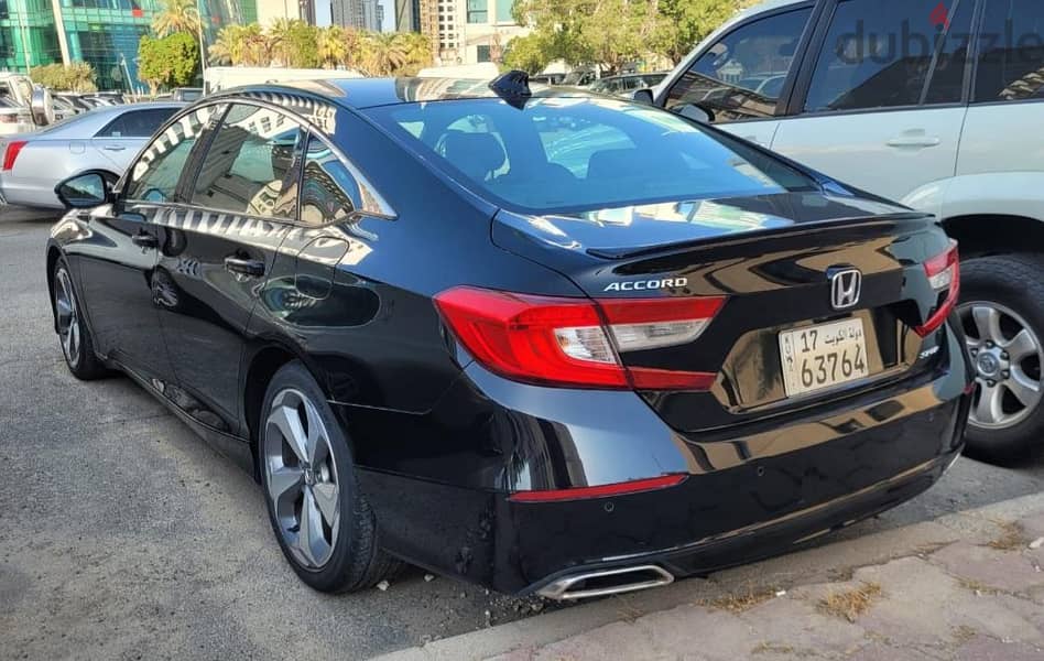 Honda Accord 2020 1