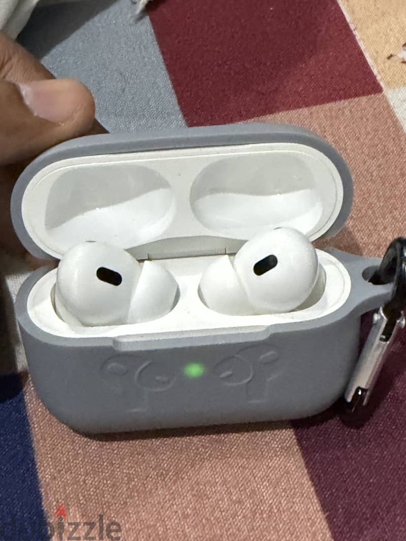 Apple AirPods Pro 2 –type -C Excellent Condition 3