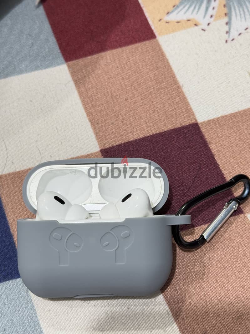 Apple AirPods Pro 2 –type -C Excellent Condition 7