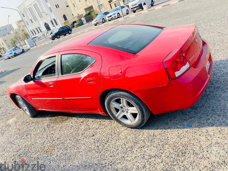 dodge Charger 2010 v8 good condition 2