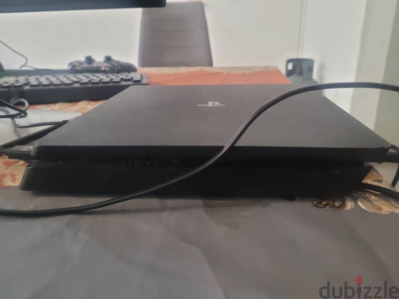 playstation 4 (ps4) with controller and charger 3