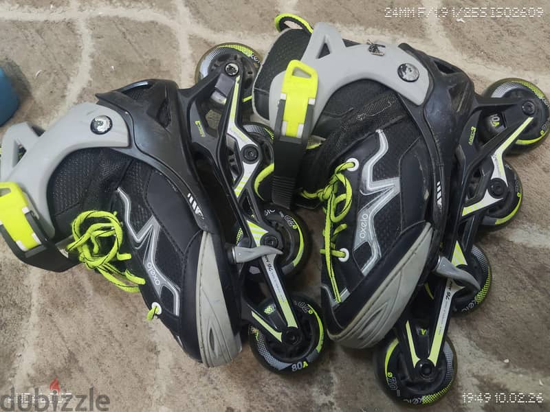 OXELO size 32-35.20-22. . good condition roller skates 2