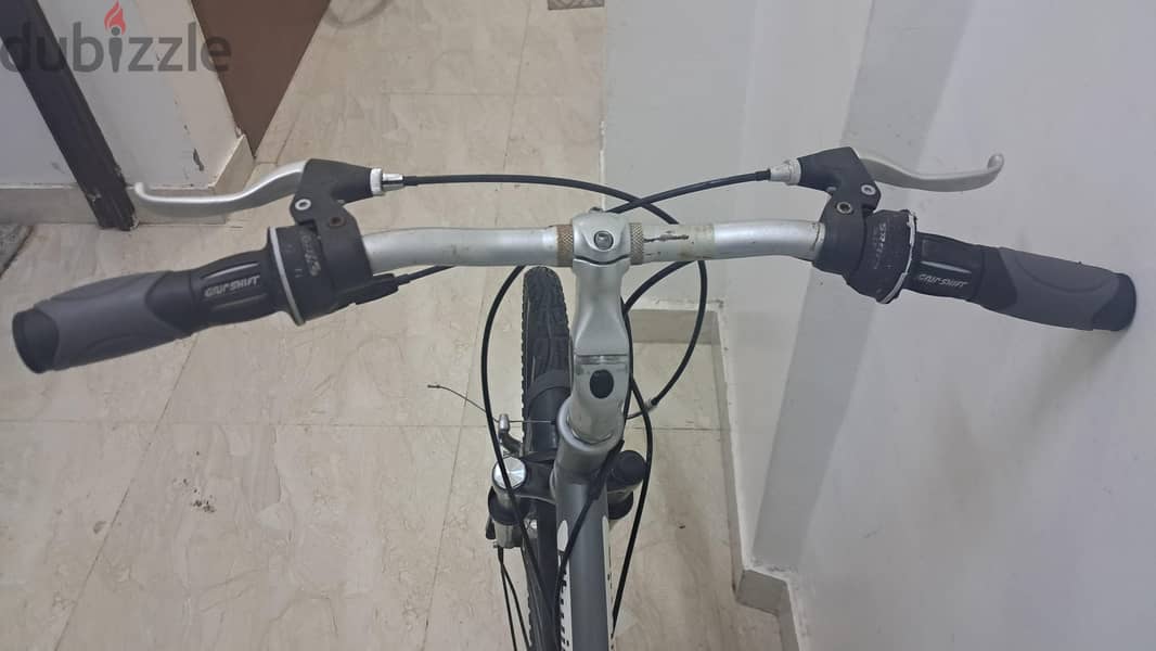 دراجة هوائية ماركة (Btwin) حالته جيدة جداً للبيع. 4