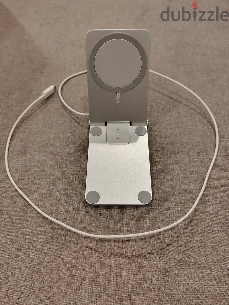 Apple MagSafe  wireless charger for Iphone with stand 1
